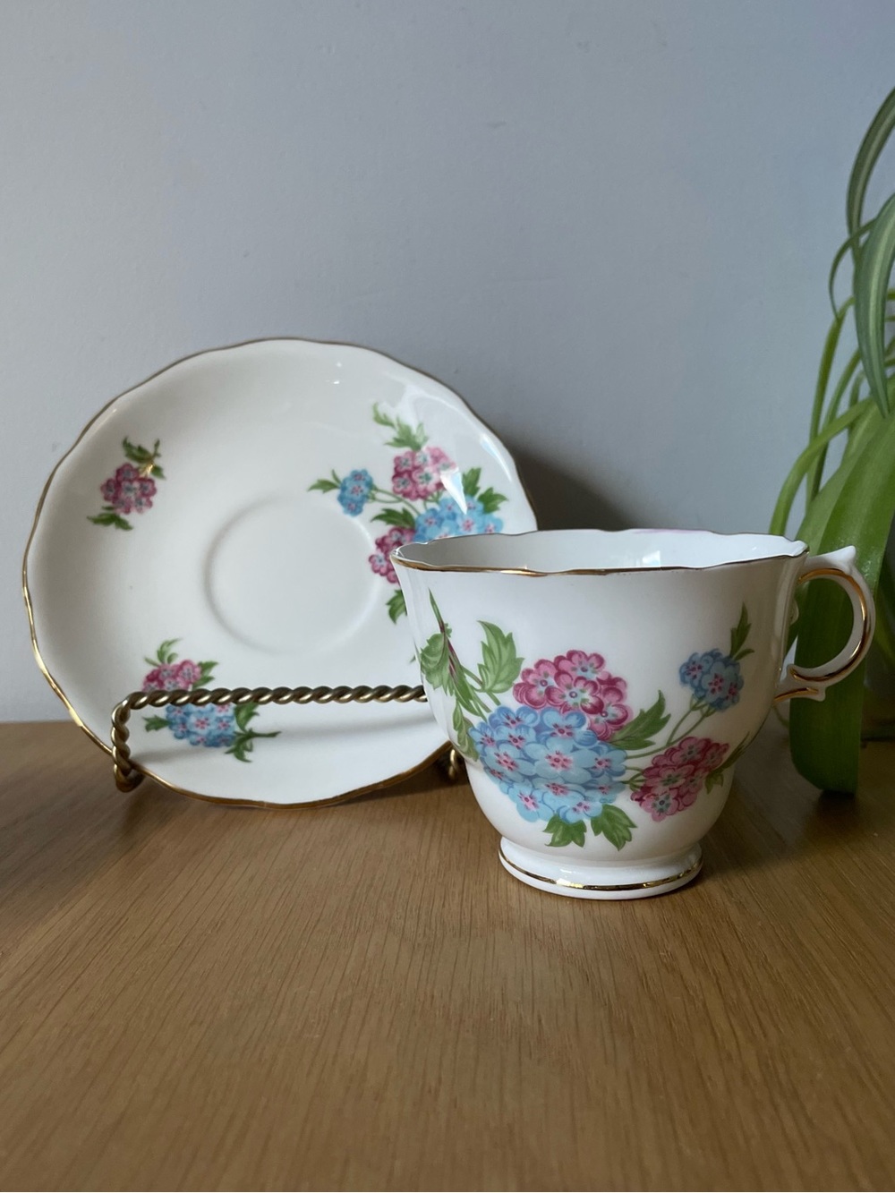 Vintage Royal Vale Bone China Teacup & Saucer Set Pink & Blue Hydrangea